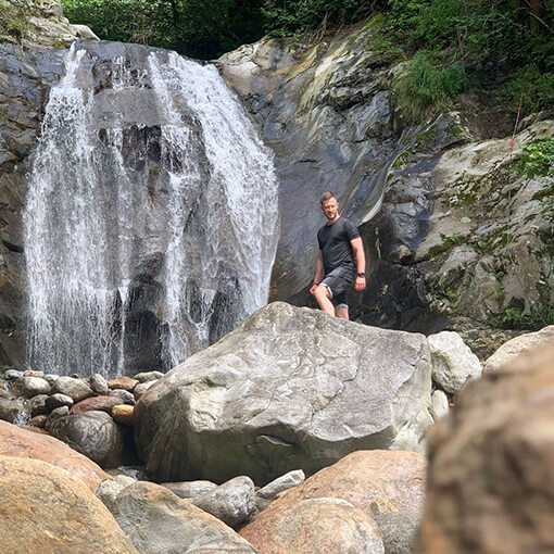 René Löffler und Wasserfall